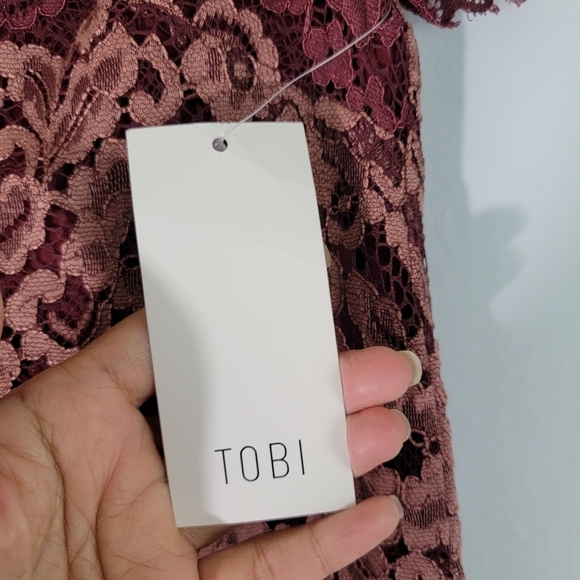 NEW TOBI Andei Burgundy Lace Shift Dress Sz S/P Short Sleeve Line Cocktail Party - Picture 10 of 12